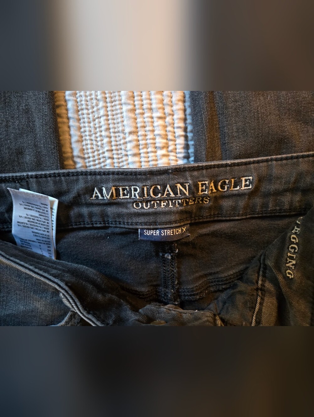 American Eagle Outfitters Slim Jeans in Black Wash Size 2